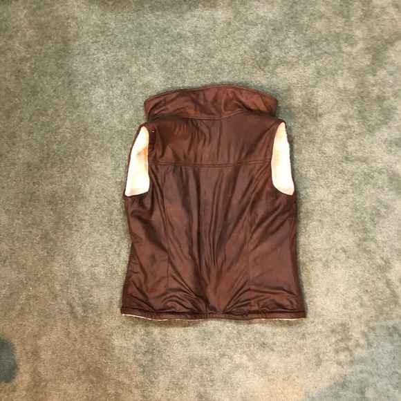 Abercrombie and Fitch Sherpa Lined Vest - Picture 3 of 3